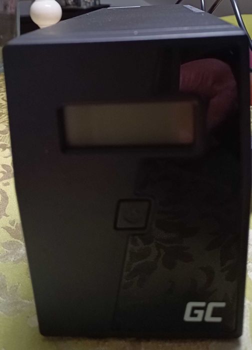 UPS Green Cell 600VA – Line Interactive com LCD como novo