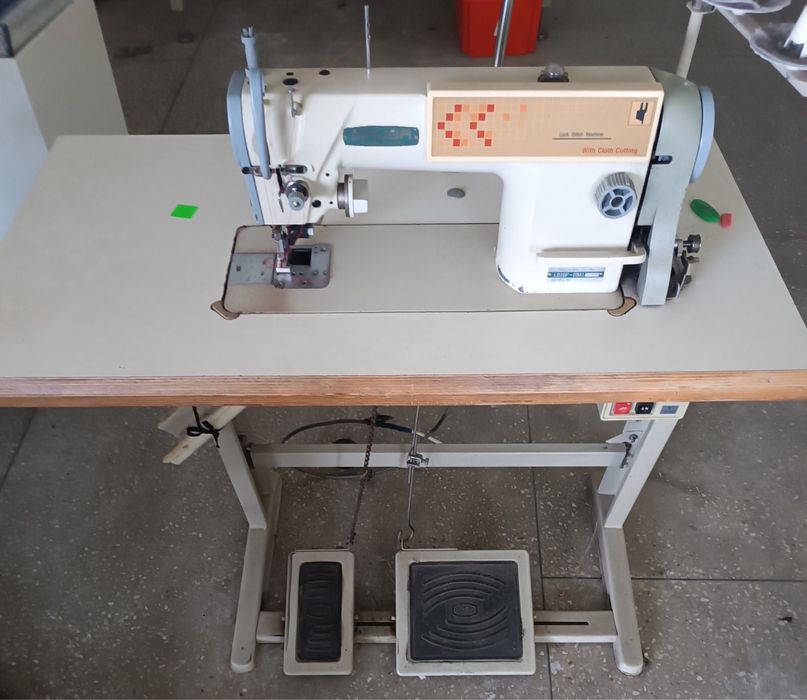 Швейная обрезочная  машина SIRUBA