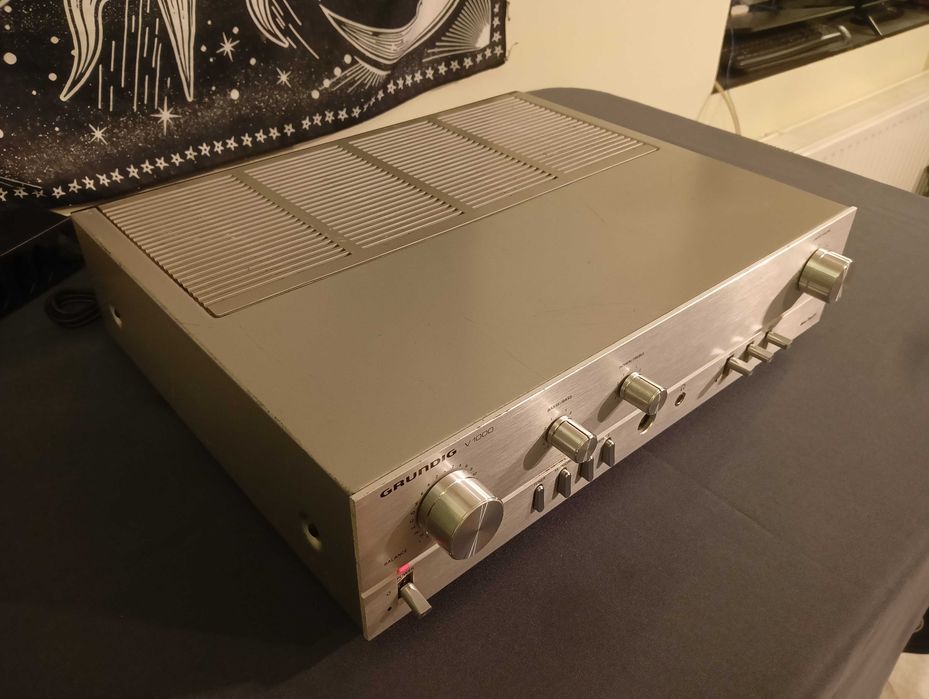 Wzmacniacz Grundig V1000