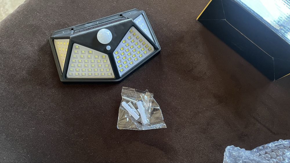 Lampa solarna sewnętrzna