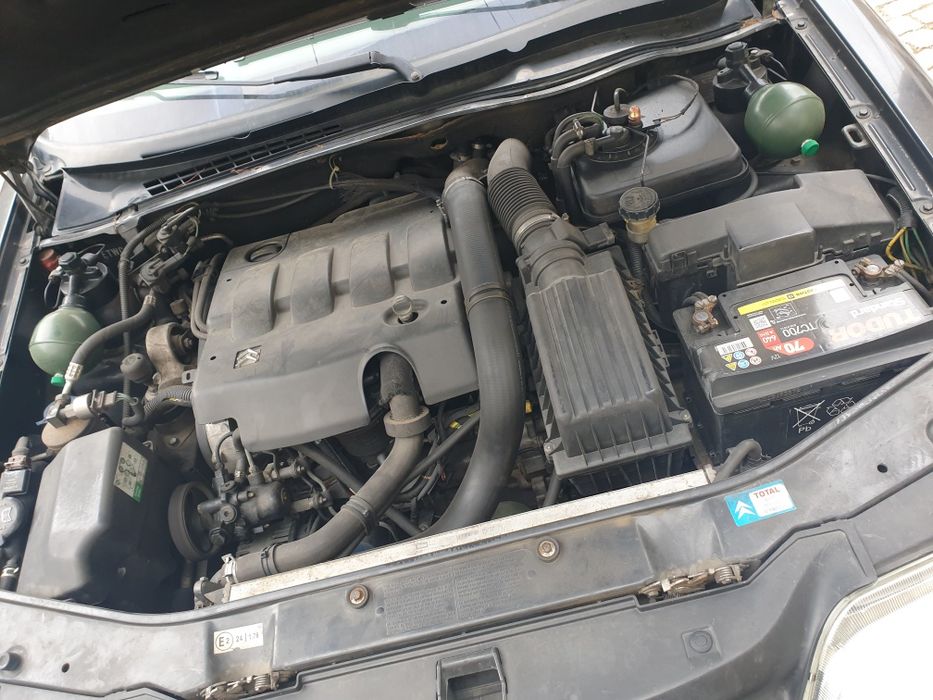 Vendo  o troco por carrinha  pequena