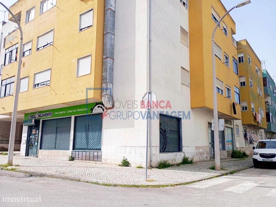 Loja à venda na Moita