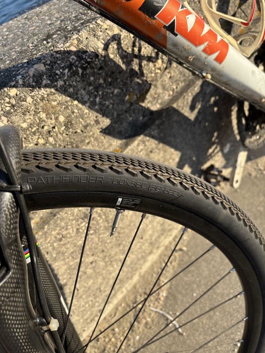 Bicicleta KTM com rodas 29