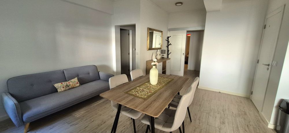 Quarto mobilado na Amadora