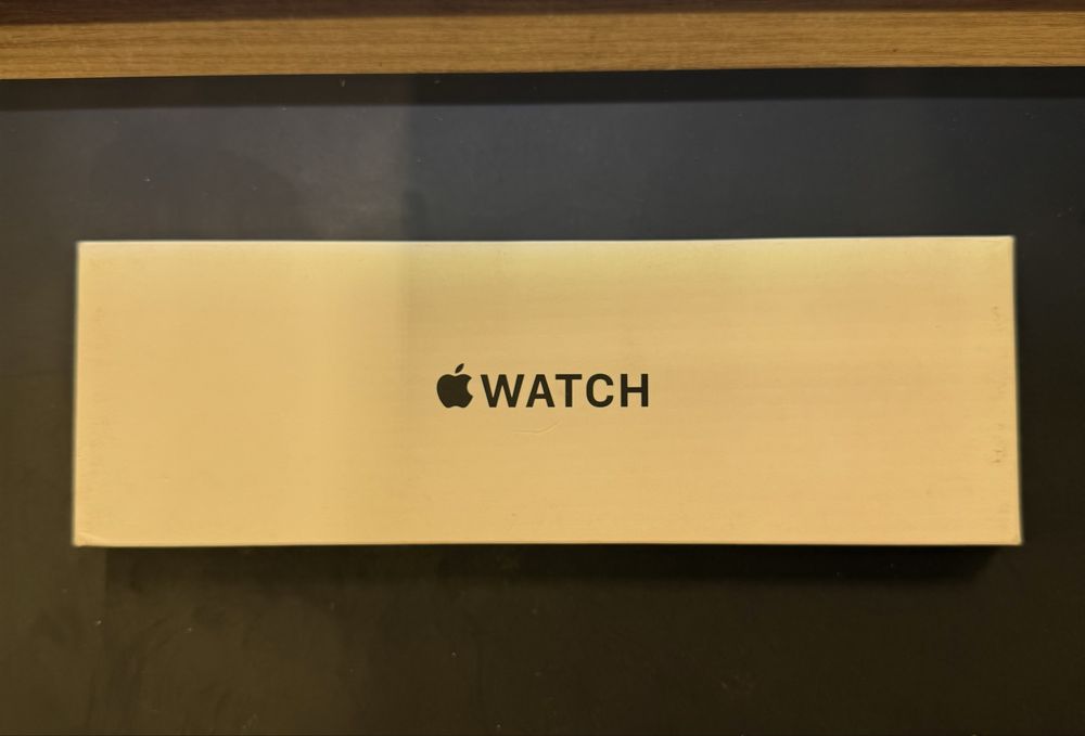 Apple Watch SE GPS 44mm (2024, Gen 2) - Alumínio meia-noite - Bracelete Desportiva meia-noite tamanho M/L - com fatura e garantia
