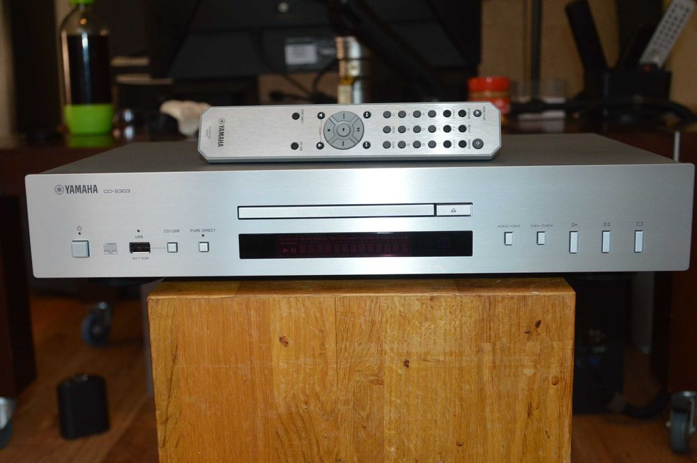 Yamaha CD-S303 S z pilotem i wszystkim co dała fabryka - prawie nowa