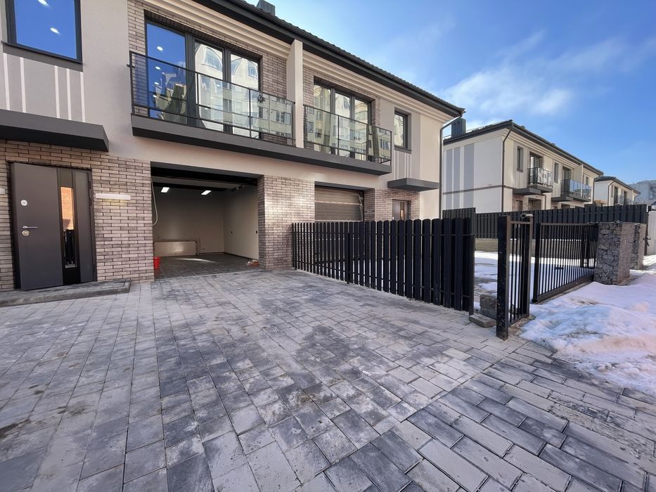 Продаж таунхауса із ремонтом у с Вовчинець