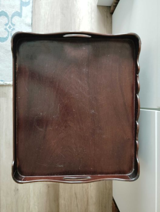 Mesa de apoio - pequena cómoda