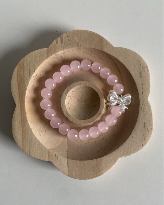 Pulseira feita à mão - laço pequeno