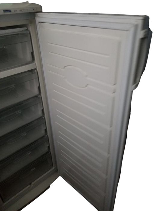 Холодильник,морозильная камера,морозилка