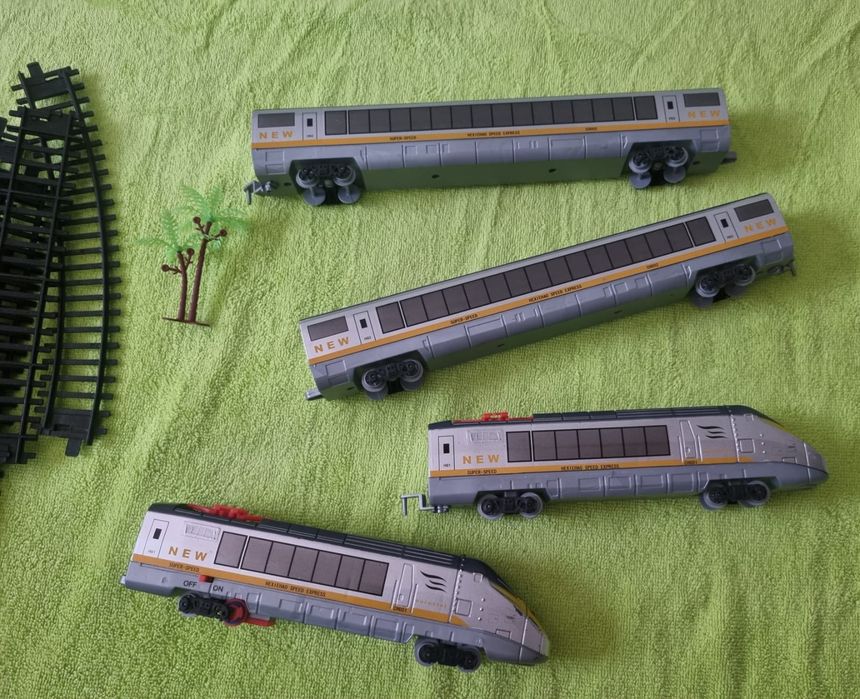 Pista de Comboios incompleta para juntar a outra ou Completar