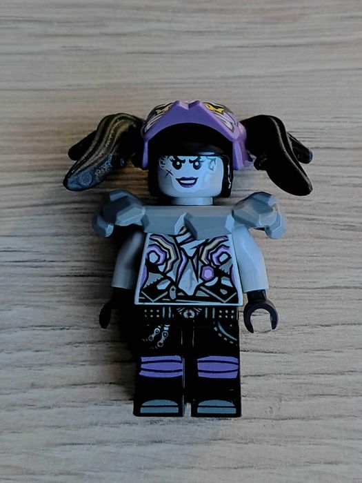 LEGO Ninjago Ultra Violet minifigurka njo397