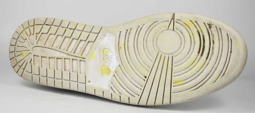 Używane Sneakersy Nike Air Jordan 1 Low 553558  roz. 44