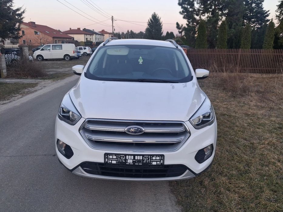 Ford Kuga 1.5 D 120 Km Navi Czujniki Serwis Zadbany Niski Przebieg Jak Nowy