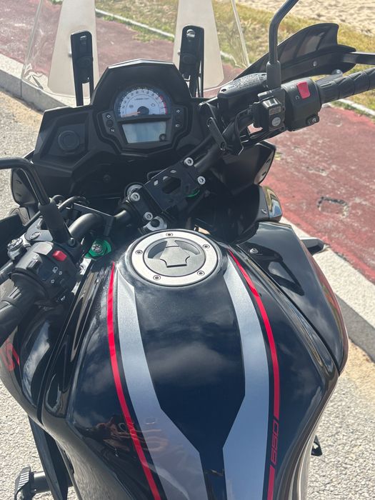 Kawasaki Versys 650 (2021) – 17.000 km – Impecável