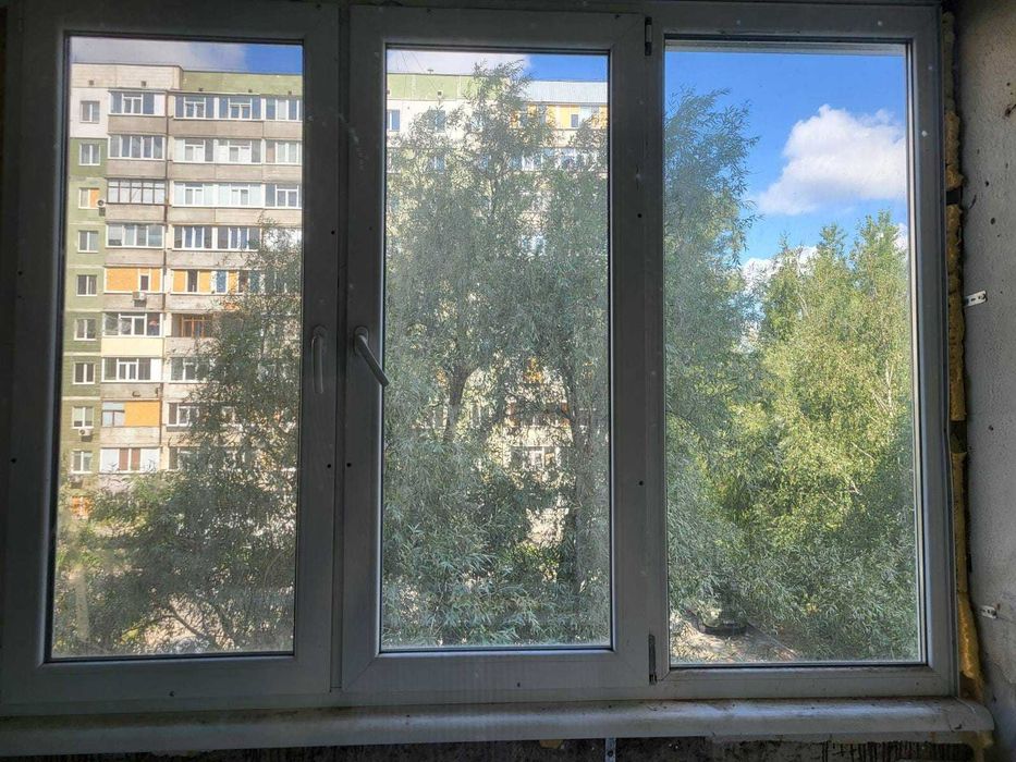 Продаж металопластикових балконних блоків (вікно +двері), вікон