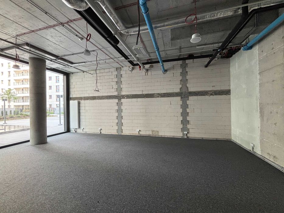 Lokal usługowy 70+12m² do wynajęcia|Towarowa Towers|parter|duże witryny