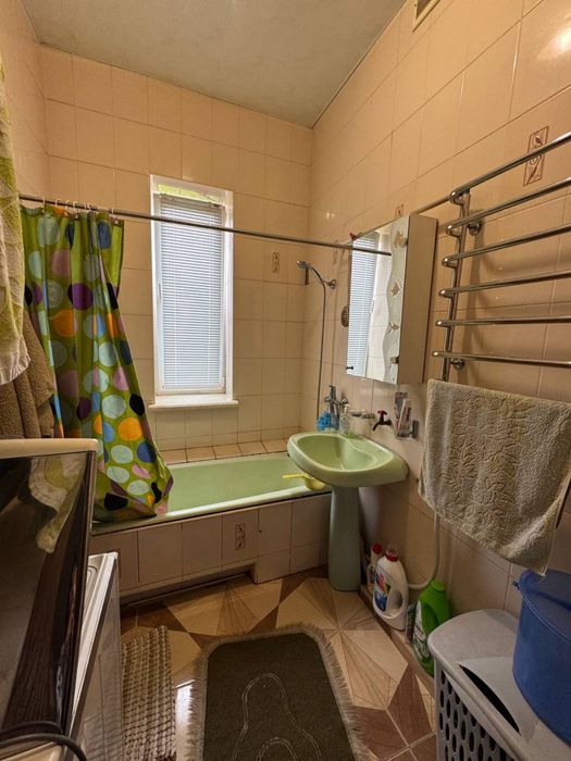 Продам комфортний будинок в затишному районі(Газове)