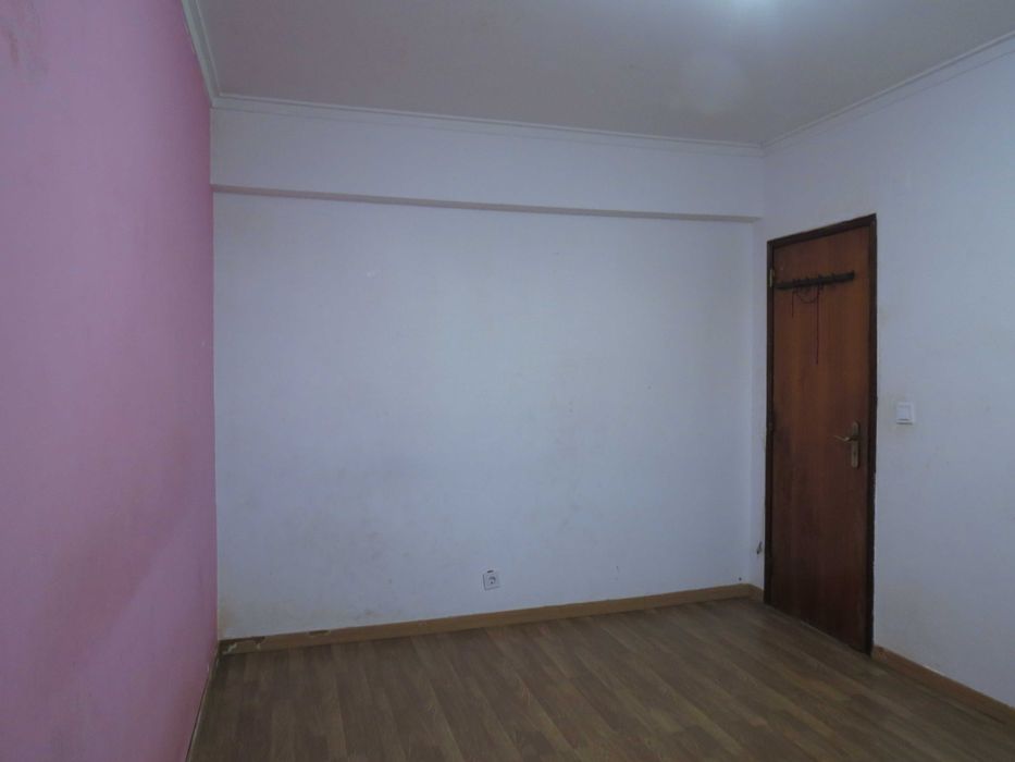 Vende-se T2 em Rio de Mouro