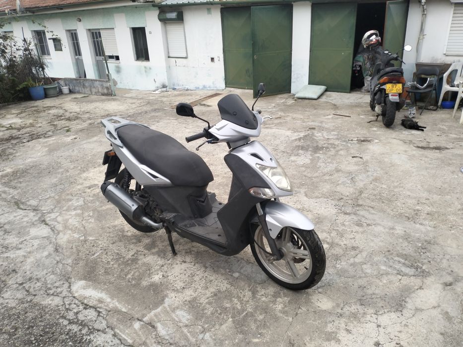 Kynco 125 carta de carro