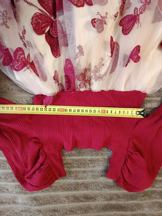 Святкова нарядна сукня на дівчинку 128 розмір