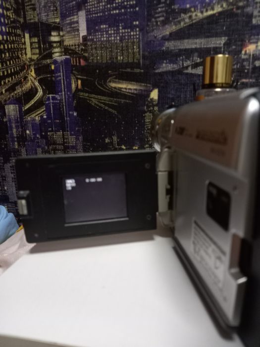 Продам відеокамеру Panasonik