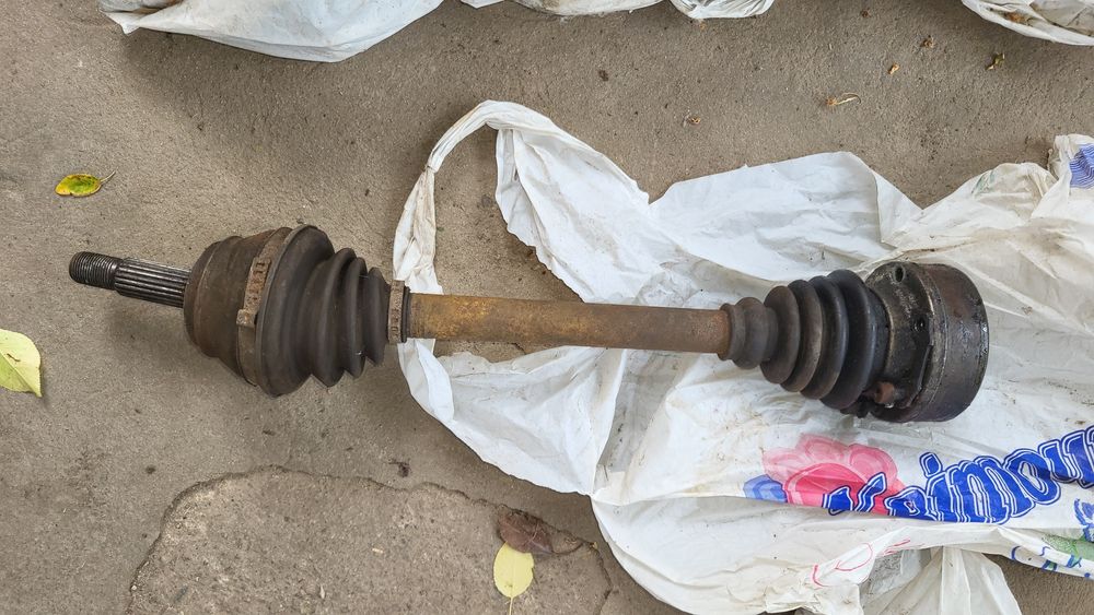 Пів-вісь jetta,golf,seat2  (d-100 mm)