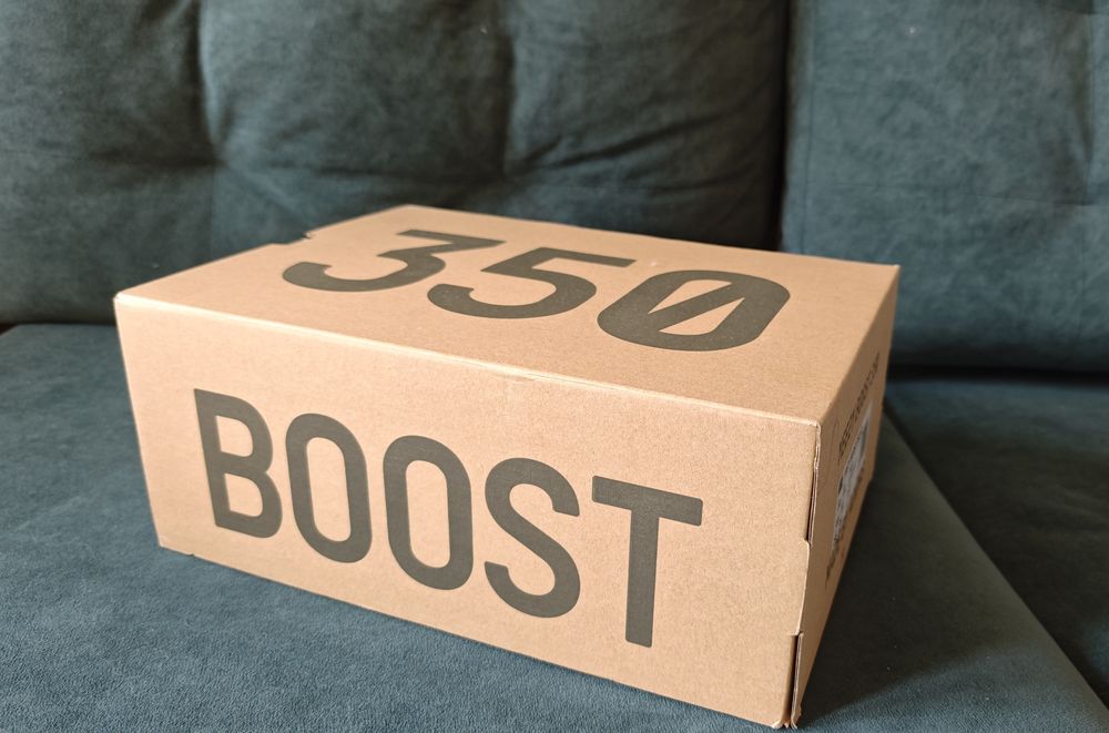 Buty Yeezy Boost V2 GW2871
