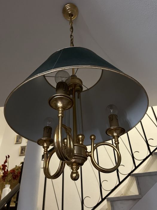 Candeeiro com uma única cúpula verde