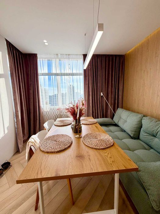 Продам чудову 2-кімнатну квартиру в ЖК Варшавський мікрорайон.