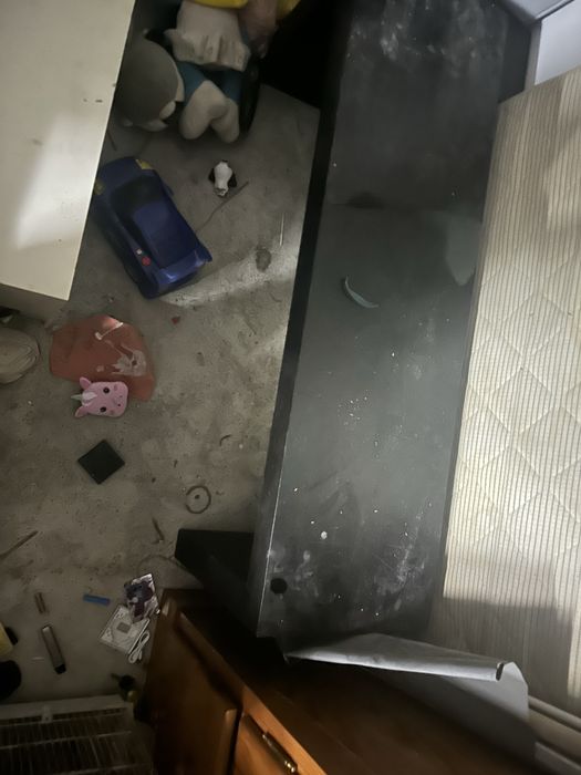 Aparador da cor preta mogno