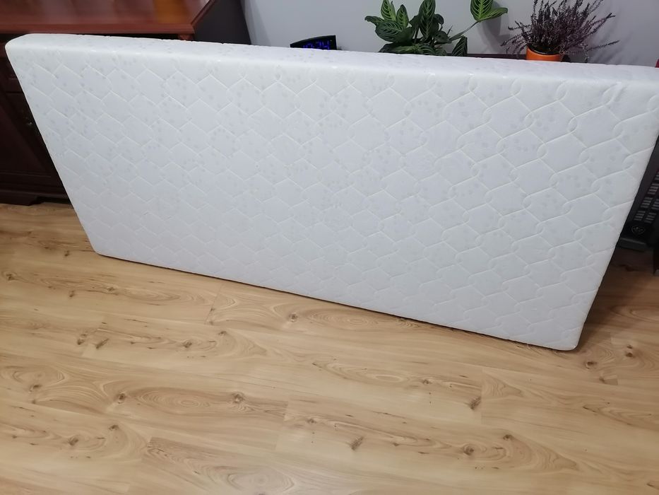 Materac piankowy wymiar 185x85x12 cm