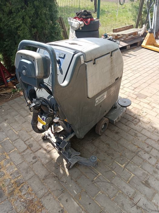 Szorowarka NILFISK BA531 D