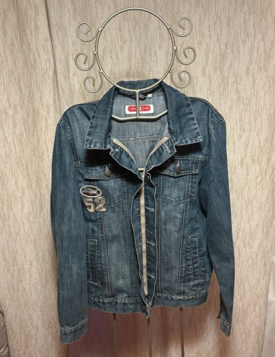 Casaco de ganga tam 164/ S  Here+There. Excelente estado