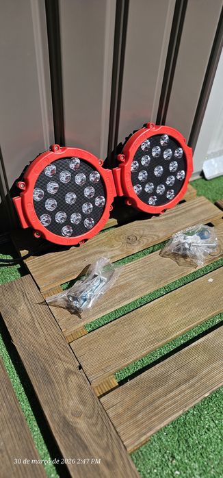 Faróis auxiliares de led