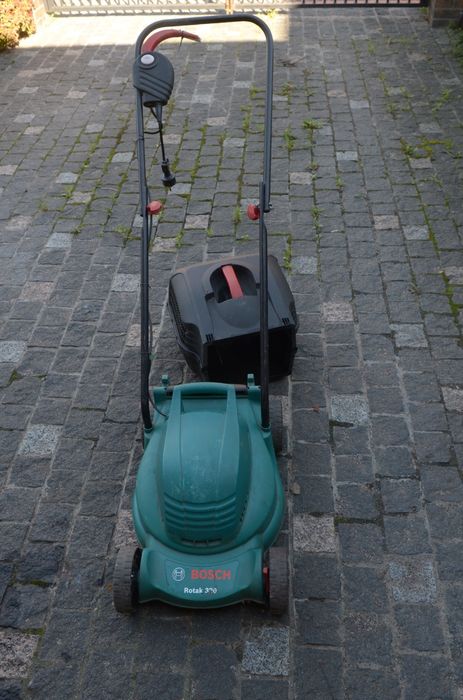 Газонокосарка BOSCH Rotak 320 ПІД РЕМОНТ