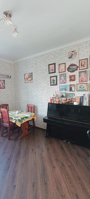 продається 2 кімнатна квартира