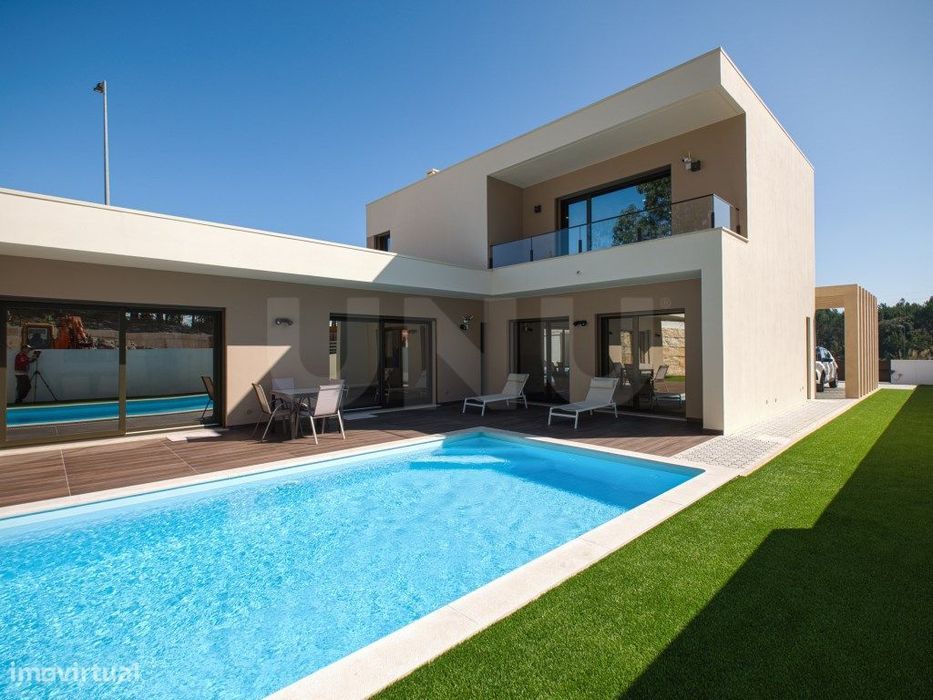 Moradia Moderna com Piscina Privada, para venda, Óbidos