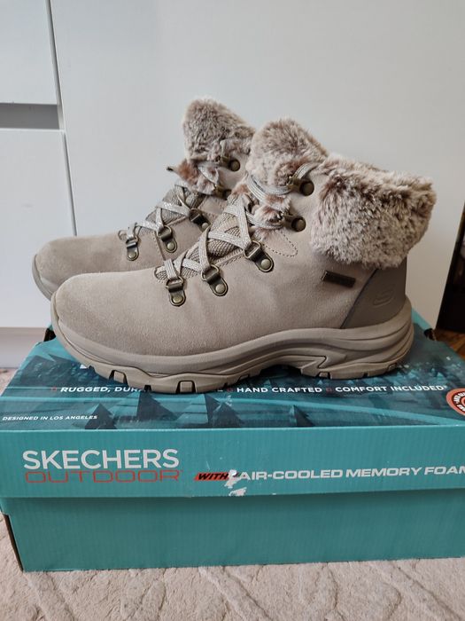 Продам зимние ботинки