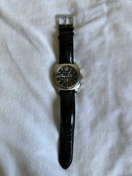 Relógio Michael Kors (Cronógrafo) - Pulseira em Pele