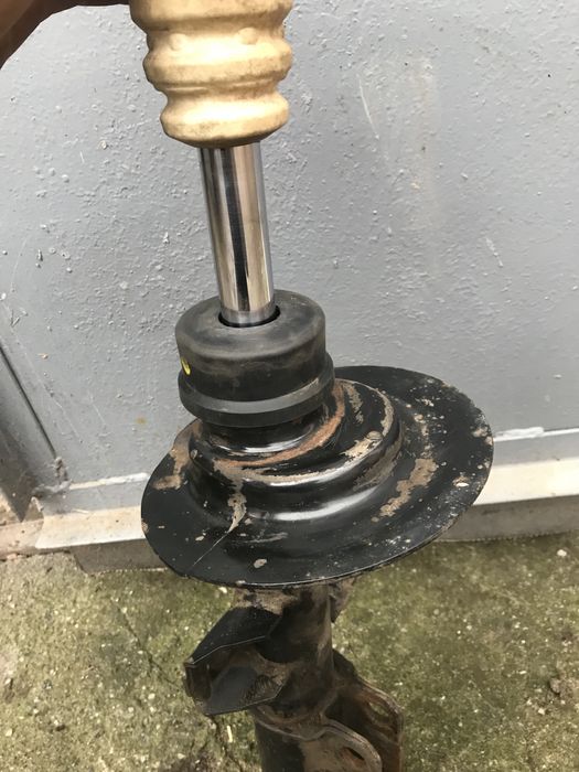 Передняя левая стойка BMW X5 e53