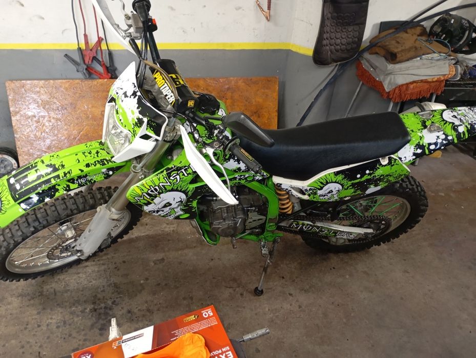 Kawasaki klxr matriculada ano 2003 cc300