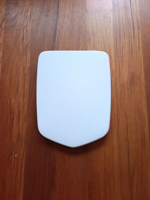 Tampa de sanita resistente