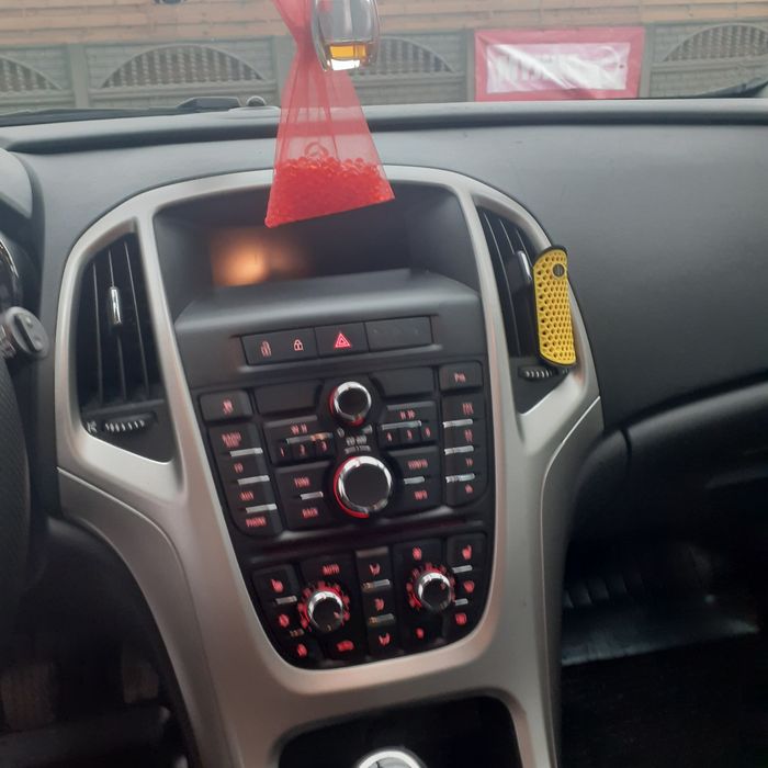 Opel Astra kombi sport tourer  2011r