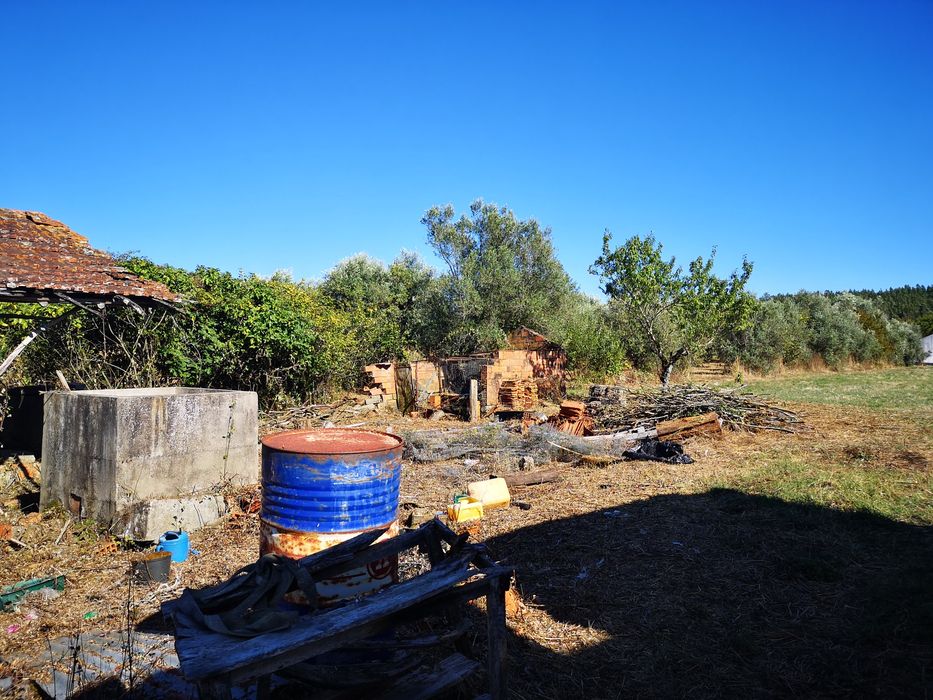 Casa com Terreno em Soure