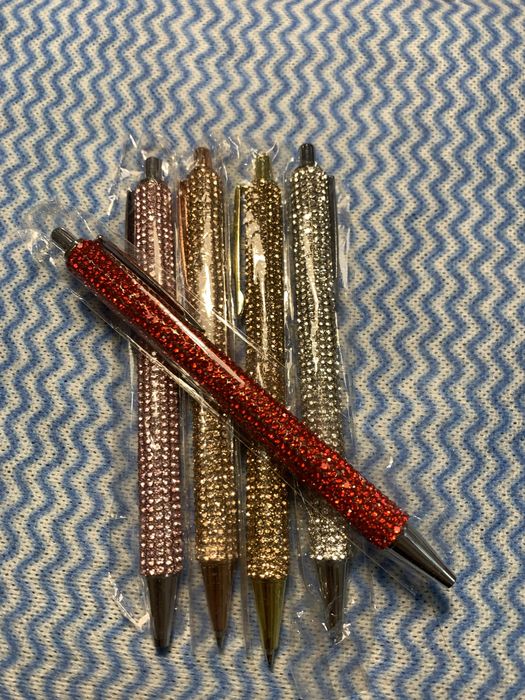 Продам кулькову ручку.