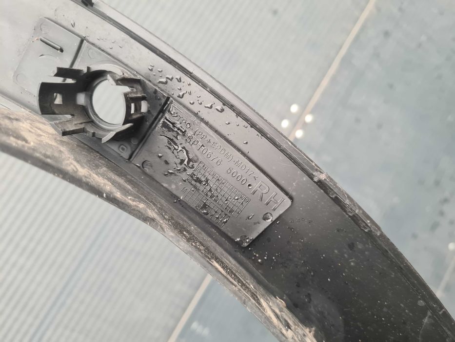 Ford Explorer EV błotnik przedni prawy 24r