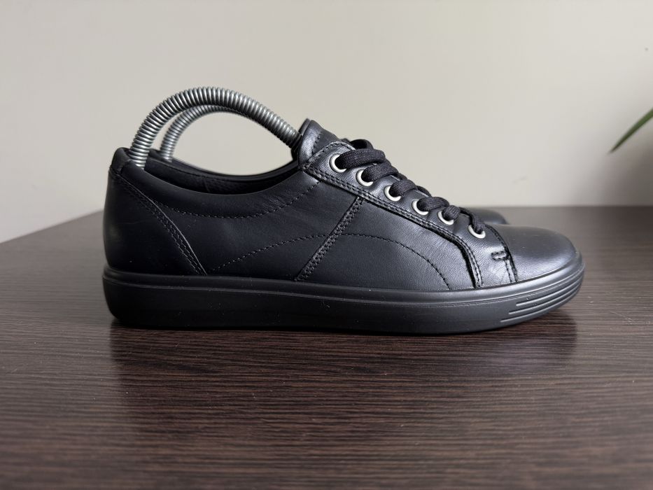 Кеди ECCO SOFT CLASSIC STRATUS BLACK 85762352440 Розмір 40 на 25.5 см Шкіра