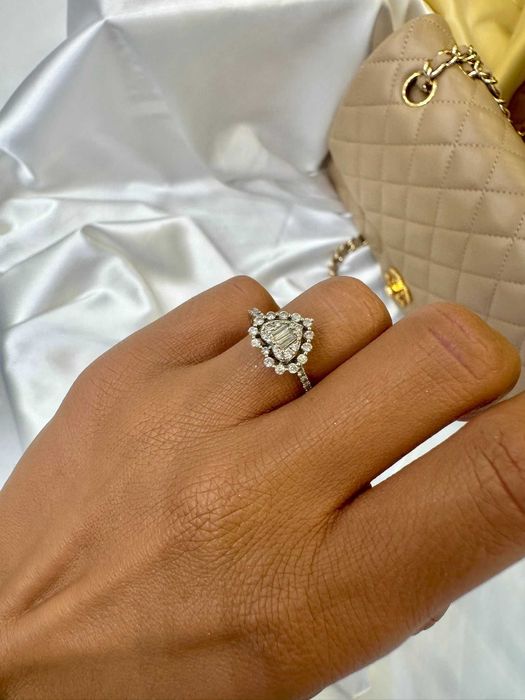 Pierścionek z diamentami Serce 0.56 CT