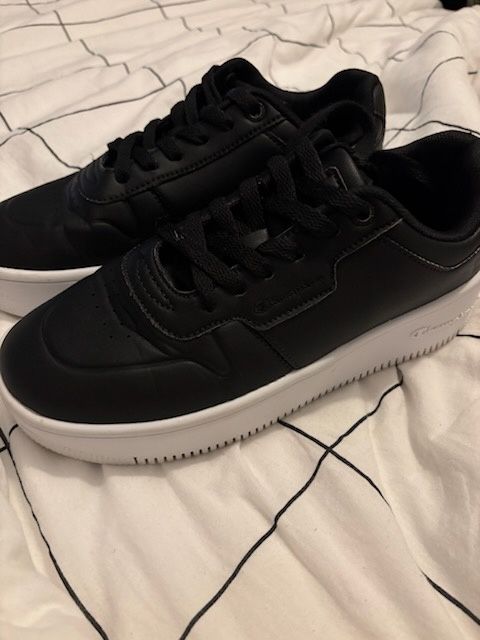 Buty Champion czarne rozmiar 38
